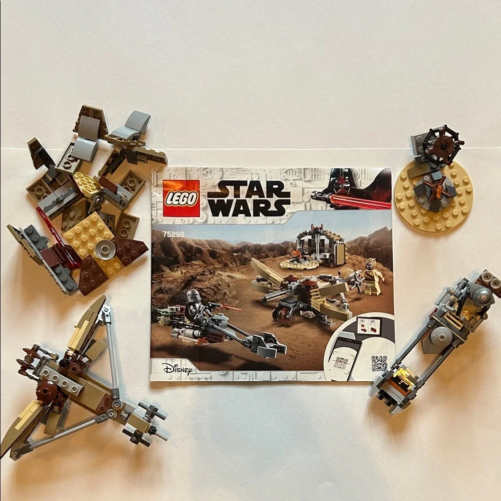 LEGO Star Wars Trouble on Tatooine Set #75299 Built set. Missing pieces. No box.